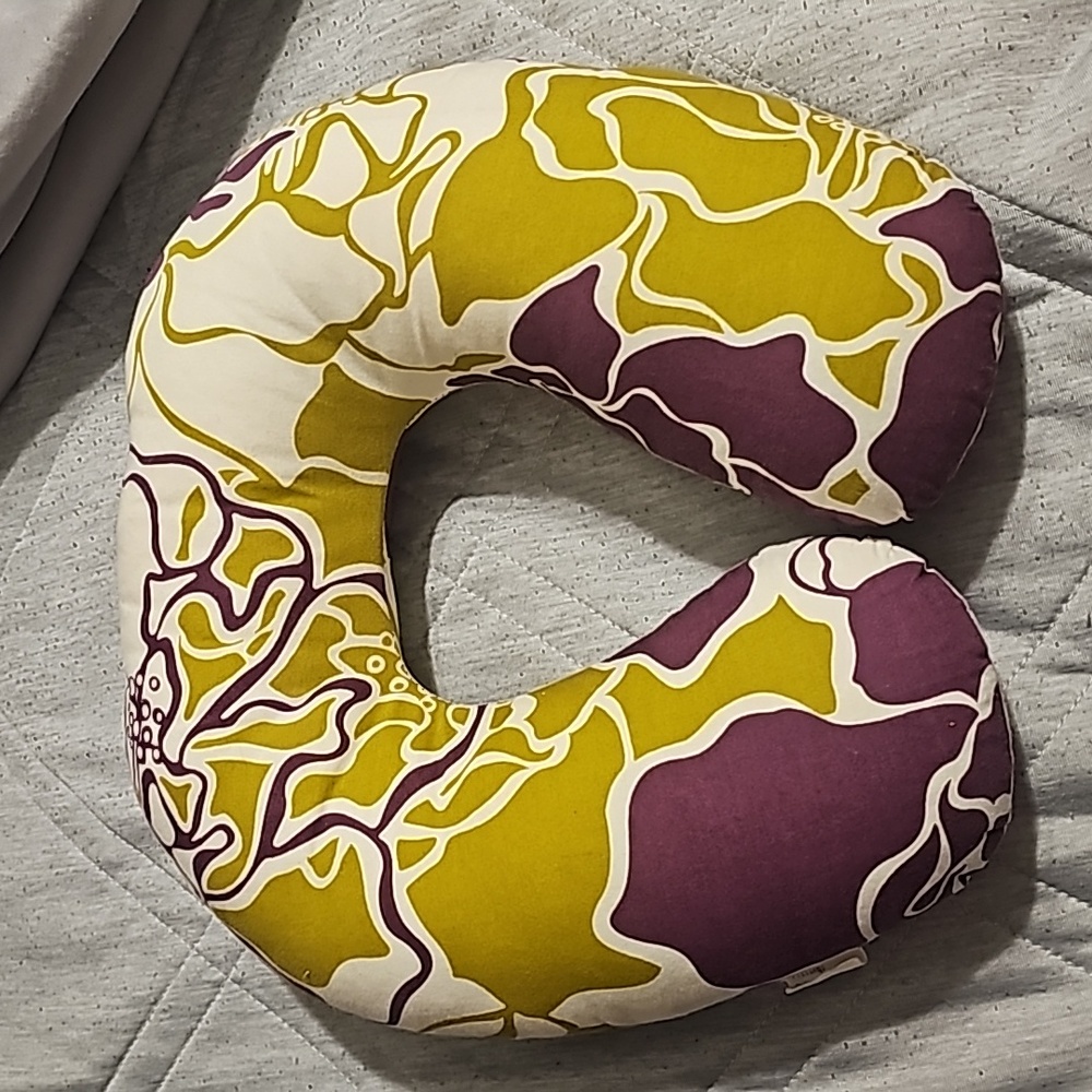 Travel pillow!!! Very pretty